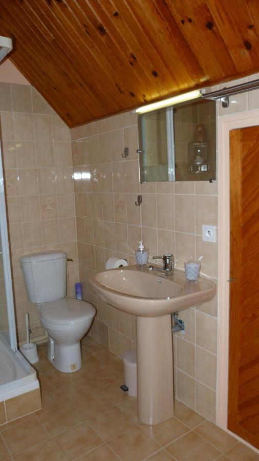 Maison De Vacances Pour 6 Personnes Avec Piscine Lainsecq Exteriér fotografie