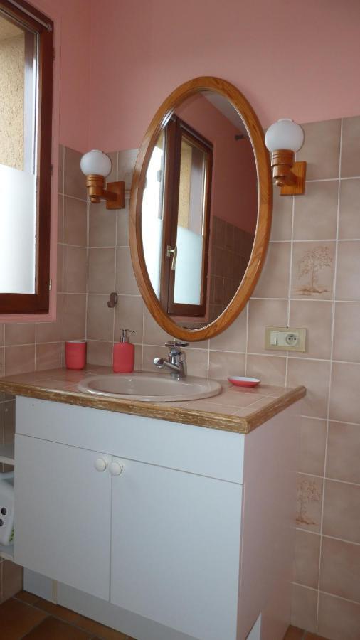 Maison De Vacances Pour 6 Personnes Avec Piscine Lainsecq Exteriér fotografie