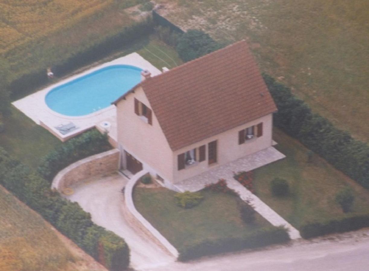 Maison De Vacances Pour 6 Personnes Avec Piscine Lainsecq Exteriér fotografie