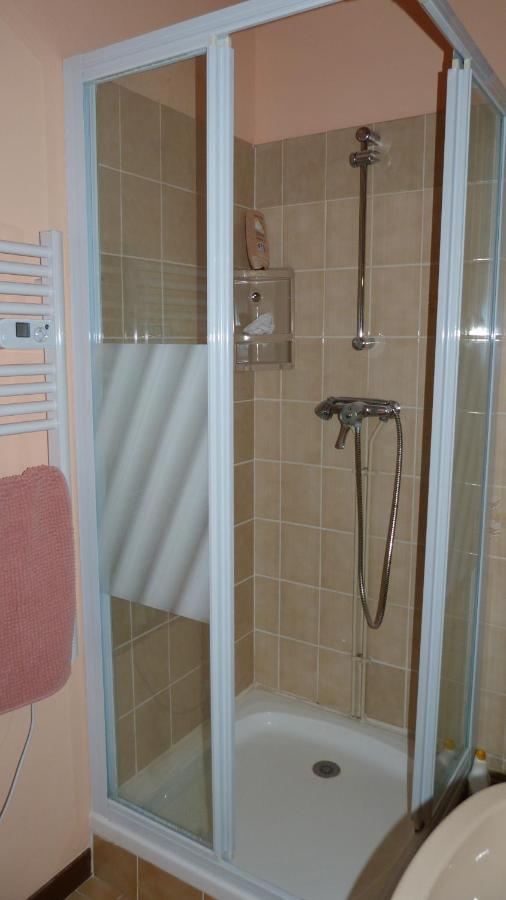Maison De Vacances Pour 6 Personnes Avec Piscine Lainsecq Exteriér fotografie